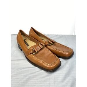 Trotters Brown Taylor Leather Loafers Womens Square Toe Slip On Shoes Size 7.5 N